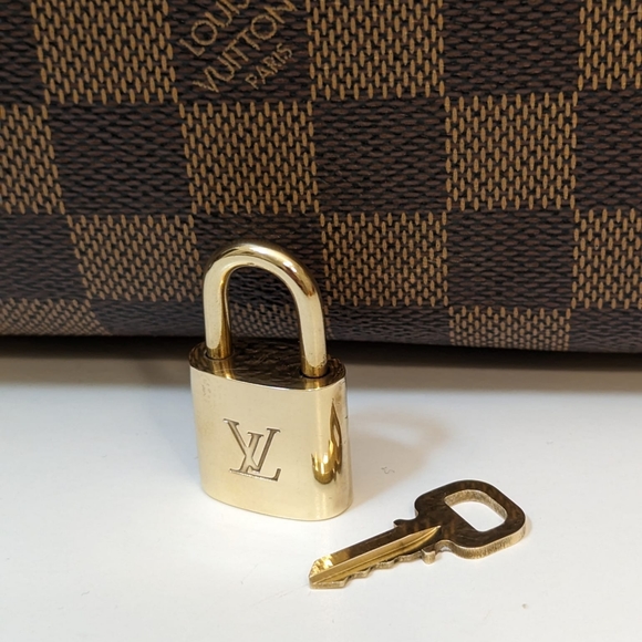 ✨️💎authentic Louis Vuitton Nolita Brown Damier bag - Picture 4 of 13